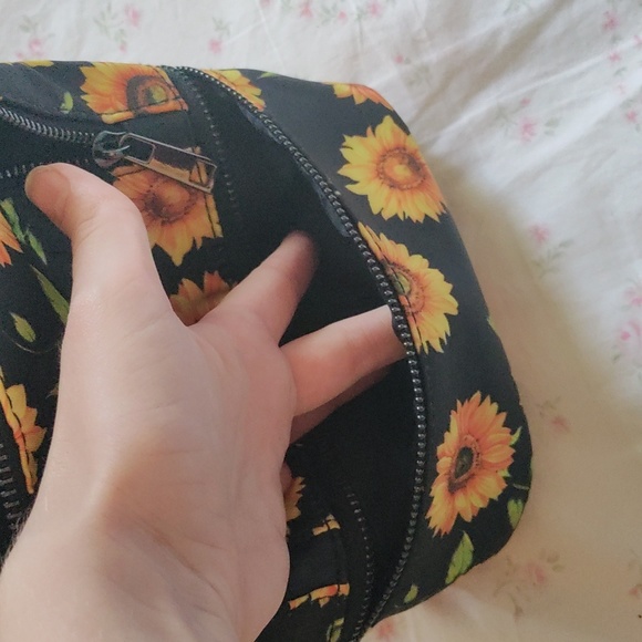 🌻Mini Sunflower Backpack Cosmetic bag - Picture 2 of 8